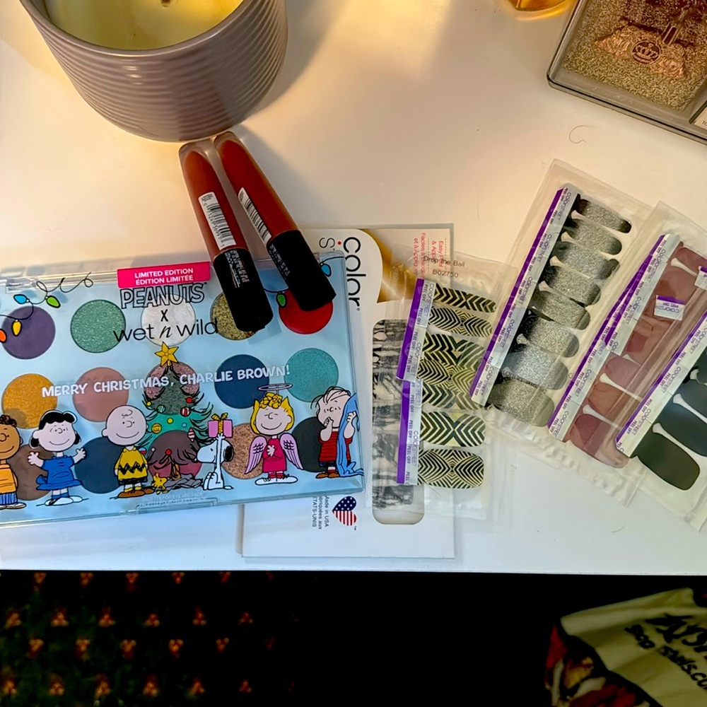 Makeup bundle!!! 🔥🔥🔥
All Brand New. Never Opened or Used!